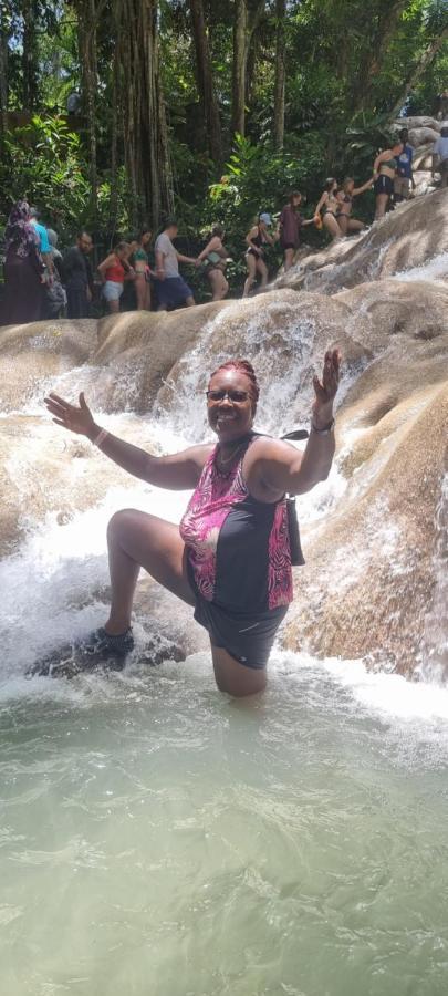 Komfort Getaway Villa At Countrymist Ocho Rios Luaran gambar