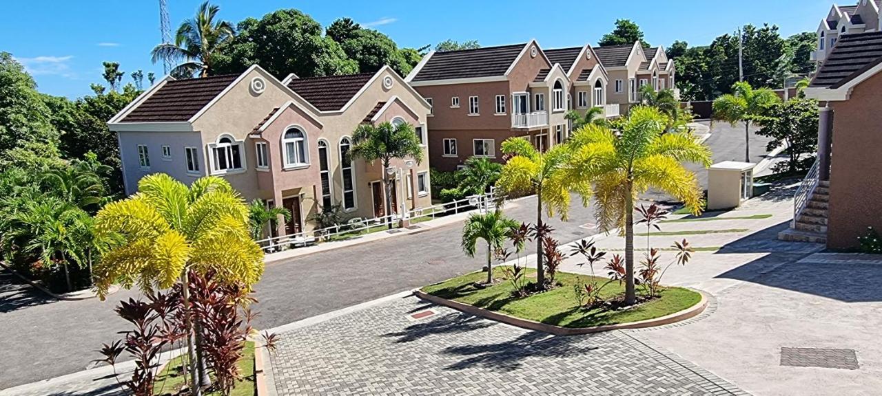 Komfort Getaway Villa At Countrymist Ocho Rios Luaran gambar